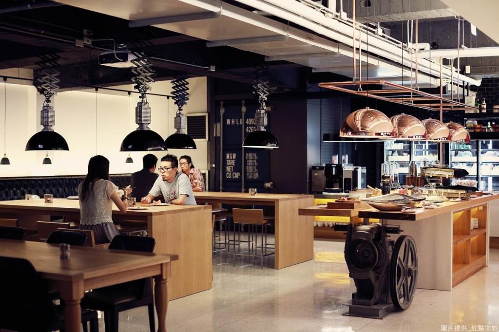 位於台中市區，六月下旬剛開幕的台中紅點文旅，甫開幕